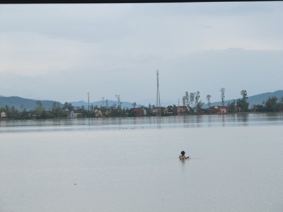 Người chết, nhà cửa tàu thuyền tan nát sau bão - 8