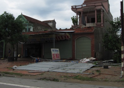 Người chết, nhà cửa tàu thuyền tan nát sau bão - 5