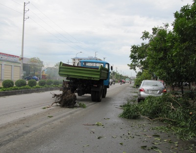 Người chết, nhà cửa tàu thuyền tan nát sau bão - 1