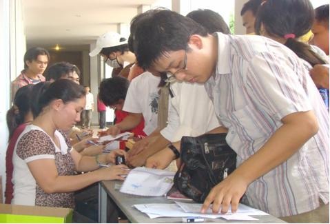 TPHCM: “Nháo nhào” ngày xét tuyển NV2 - 2
