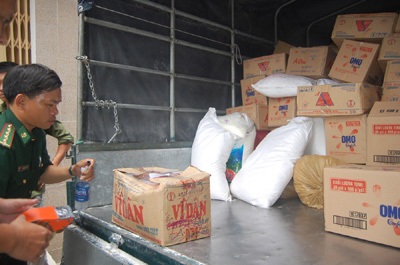 Bắt vụ sản xuất bột giặt và bột ngọt giả qui mô lớn - 1