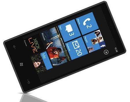Microsoft chi mạnh tay để quảng bá Windows Phone 7 - 1