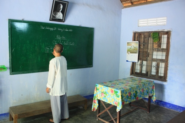 Lớp học tình thương chùa Kim Sơn - 2