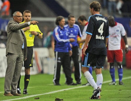 Chờ đợi “Phù thủy” Felix Magath ra tay - 1