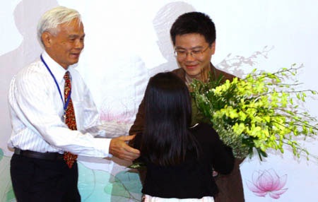 GS Ngô Bảo Châu hạnh phúc khi trở về Việt Nam - 5