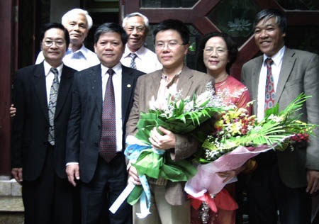 GS Ngô Bảo Châu hạnh phúc khi trở về Việt Nam - 10