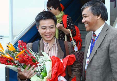 GS Ngô Bảo Châu hạnh phúc khi trở về Việt Nam - 4