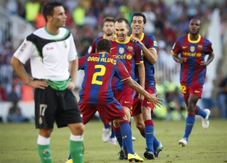 Barcelona đại thắng Racing trong ngày mở màn - 2