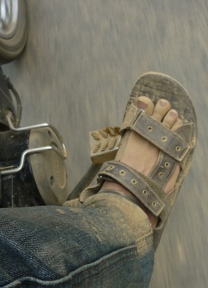 Kinh hoàng “Con đường bụi” - 8