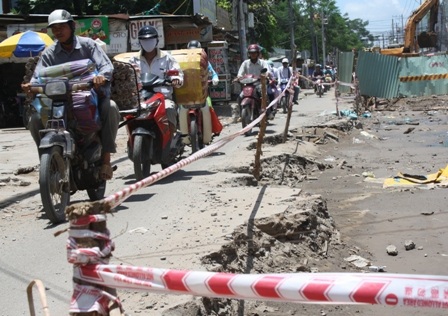 TPHCM: Lô cốt vẫn ngổn ngang trước dịp lễ 2/9 - 2