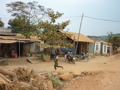 Kinh hoàng “Con đường bụi” - 1