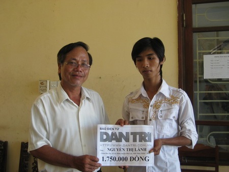 Quà nhân ái đến với cô bé bị ong đốt hơn 80 mũi - 1 Quà nhân ái đến với cô bé bị ong đốt hơn 80 mũi - 1