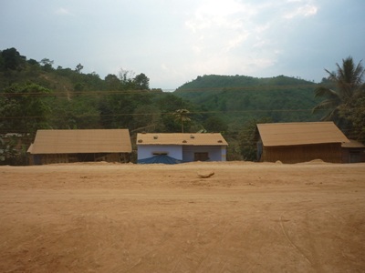 Kinh hoàng “Con đường bụi” - 2