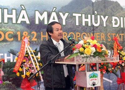 “Thời trang” của Bầu Đức qua năm tháng - 12 “Thời trang” của Bầu Đức qua năm tháng - 12
