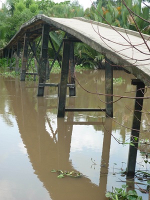 Chuyện về “Cây cầu đau thương” - 1