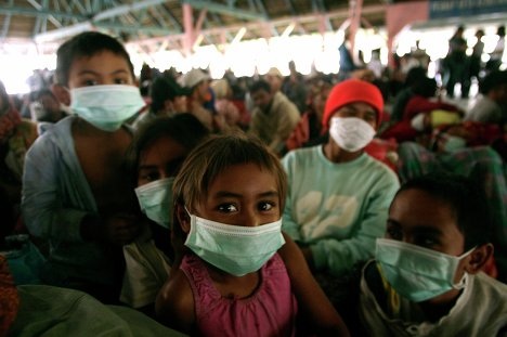 Núi lửa Indonesia phun trào dữ dội, hàng không xáo trộn - 5