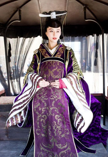 Phạm Băng Băng làm “bà bầu” xinh đẹp  - 2