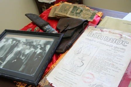 Hiến tặng 200 hiện vật về Bác Hồ - 1