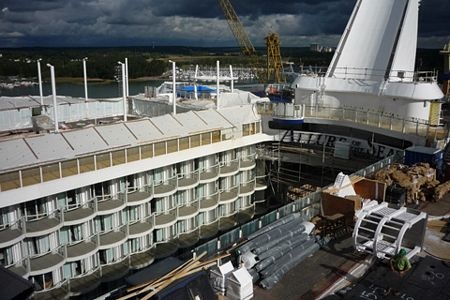 Hé lộ tàu du lịch lớn nhất thế giới  - 3