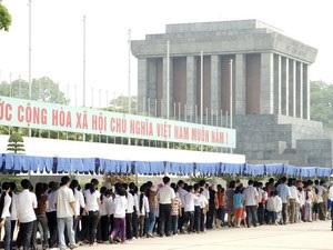Hơn 36.000 người vào Lăng viếng Hồ Chủ tịch trong ngày 2/9 - 1
