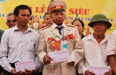 Tri ân hơn 15.000 anh hùng liệt sĩ và người có công dịp Quốc khánh - 11