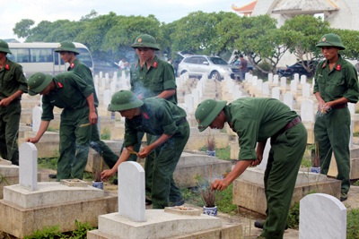 Tri ân hơn 15.000 anh hùng liệt sĩ và người có công dịp Quốc khánh - 2