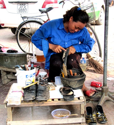 Một Việt Kiều Pháp tiếp tục hỗ trợ em Ngô Thị Lợi đầu năm học mới - 2