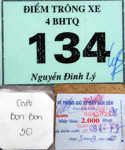 Bát nháo, loạn giá gửi xe ngày lễ tại Thủ đô - 3 Bát nháo, loạn giá gửi xe ngày lễ tại Thủ đô - 3