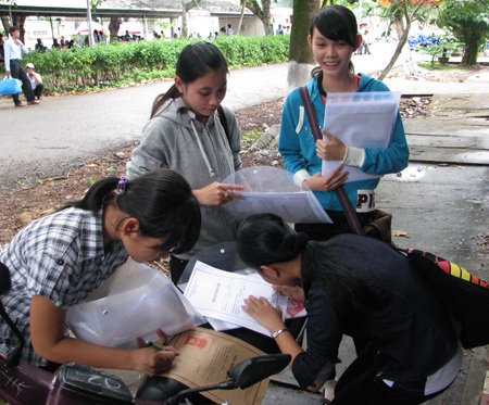 ĐH Cần Thơ: Tân SV bắt đầu nộp hồ sơ nhập học - 3 ĐH Cần Thơ: Tân SV bắt đầu nộp hồ sơ nhập học - 3