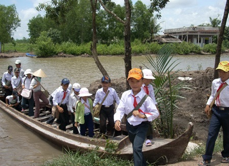 Phụ huynh và nỗi lo về khoản đóng góp đầu năm học - 2 Phụ huynh và nỗi lo về khoản đóng góp đầu năm học - 2