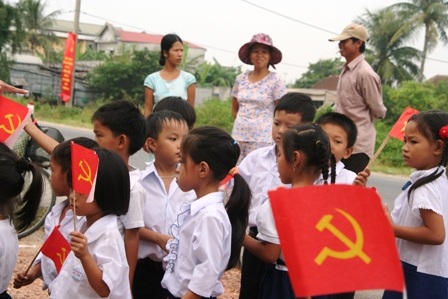 Thừa Thiên - Huế: Gần 300.000 HS náo nức bắt đầu năm học mới - 5