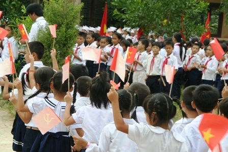 Thừa Thiên - Huế: Gần 300.000 HS náo nức bắt đầu năm học mới - 8