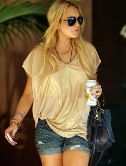 Lindsay Lohan lái xe đâm vào nôi em bé - 1 Lindsay Lohan lái xe đâm vào nôi em bé - 1