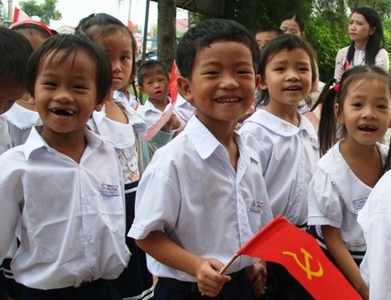 Thừa Thiên - Huế: Gần 300.000 HS náo nức bắt đầu năm học mới - 6