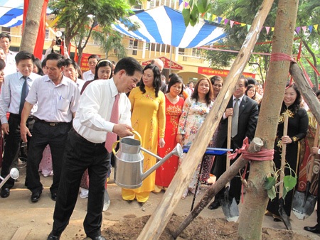 Tổng Bí thư, Chủ tịch nước dự khai giảng năm học mới - 6 Tổng Bí thư, Chủ tịch nước dự khai giảng năm học mới - 6