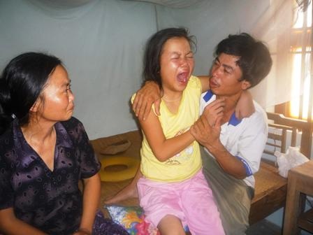 Nước mắt rơi khi các con bị bệnh tật hành hạ - 1