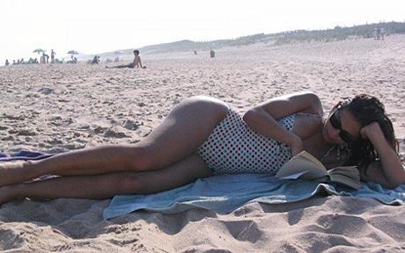 Lộ ảnh “mát mẻ” của con gái cựu tổng giám đốc IAEA  - 2