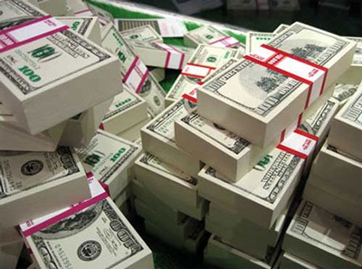 “Kinh tế thế giới suy thoái, nên sở hữu đồng USD” - 1 “Kinh tế thế giới suy thoái, nên sở hữu đồng USD” - 1