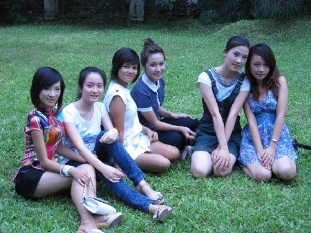 6 cô bạn xinh đẹp vui chơi tại Bảo tàng Dân tộc học - 5