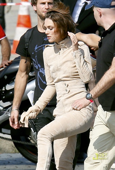 Keira Knightley cưỡi mô tô quay quảng cáo Chanel  - 3