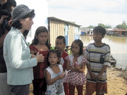 Bà giáo già và đám học trò nghèo - 1 Bà giáo già và đám học trò nghèo - 1