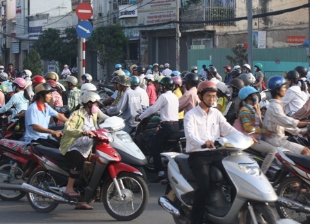 Căng thẳng giao thông đầu năm học mới - 3 Căng thẳng giao thông đầu năm học mới - 3