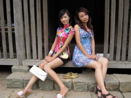 6 cô bạn xinh đẹp vui chơi tại Bảo tàng Dân tộc học - 7