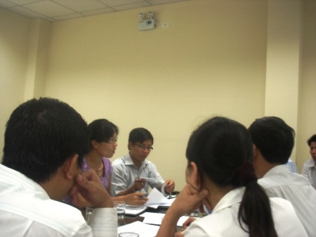 Hơn 300 công nhân ngừng việc đòi quyền lợi - 2