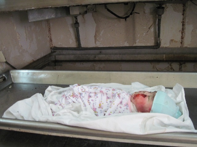 Chùm ảnh: Lễ tang bé Nhân Ái - 3