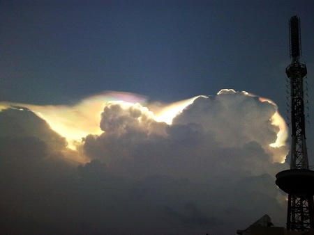 Mây tán sắc trên bầu trời Hà Nội - 11