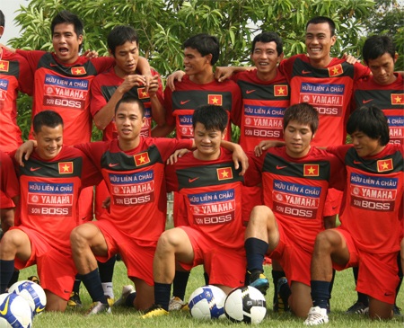 Văn Quyến miệt mài tập luyện ngày trở lại - 2