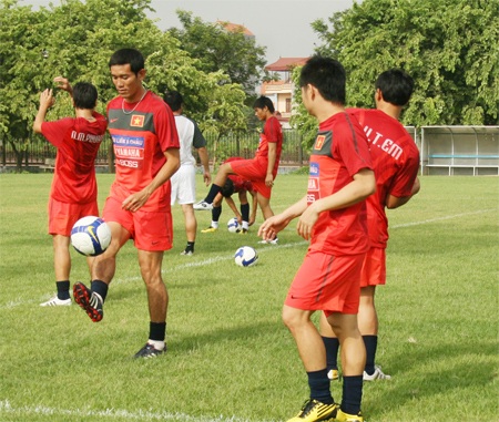 Văn Quyến miệt mài tập luyện ngày trở lại - 4