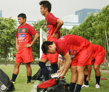 Văn Quyến miệt mài tập luyện ngày trở lại - 5