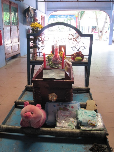 Chùm ảnh: Lễ tang bé Nhân Ái - 10